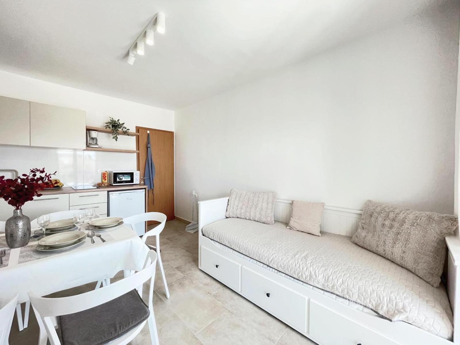 Caramel Comforts With Sea View In Stinjan Only 300 Meters From The Beach Pula Exteriér fotografie